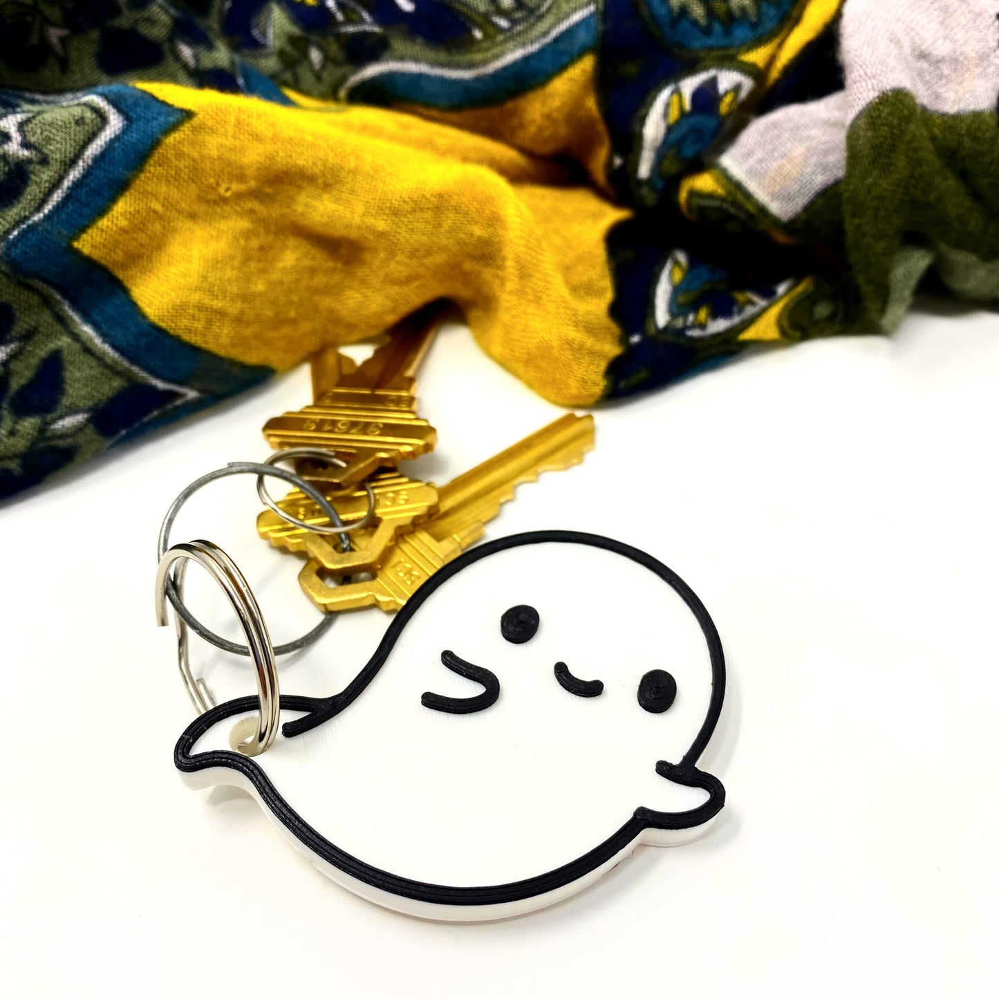FRESHe Cute Kawaii Ghost Keychain - Perfect for Hanging your keys. Decorate your Backpacks, Lunchboxes, Luggage, & Tote Bags Ghost