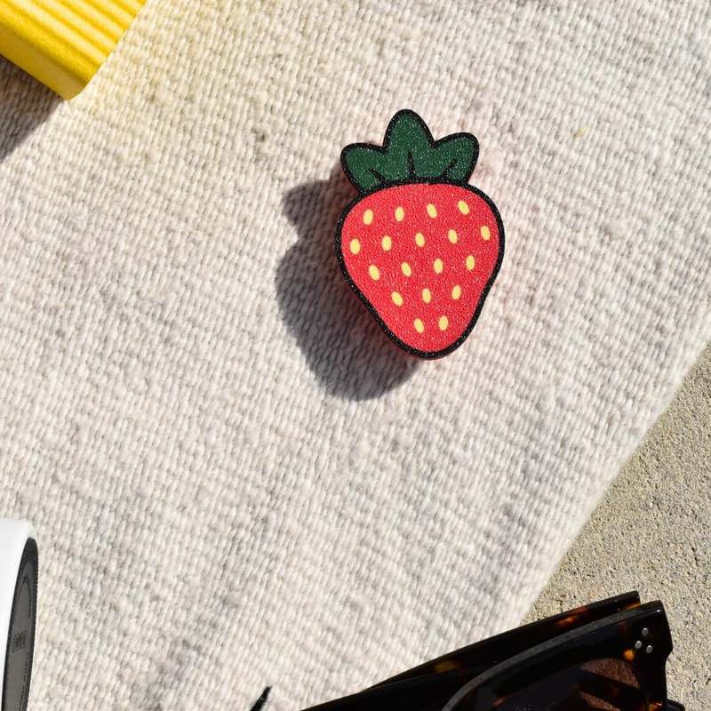 FRESHe Baglets - Strawberry Charm - Decorative Charms for Tote Bags - Compatible with Bogg Bags, Simply Southern and other Tote Bags