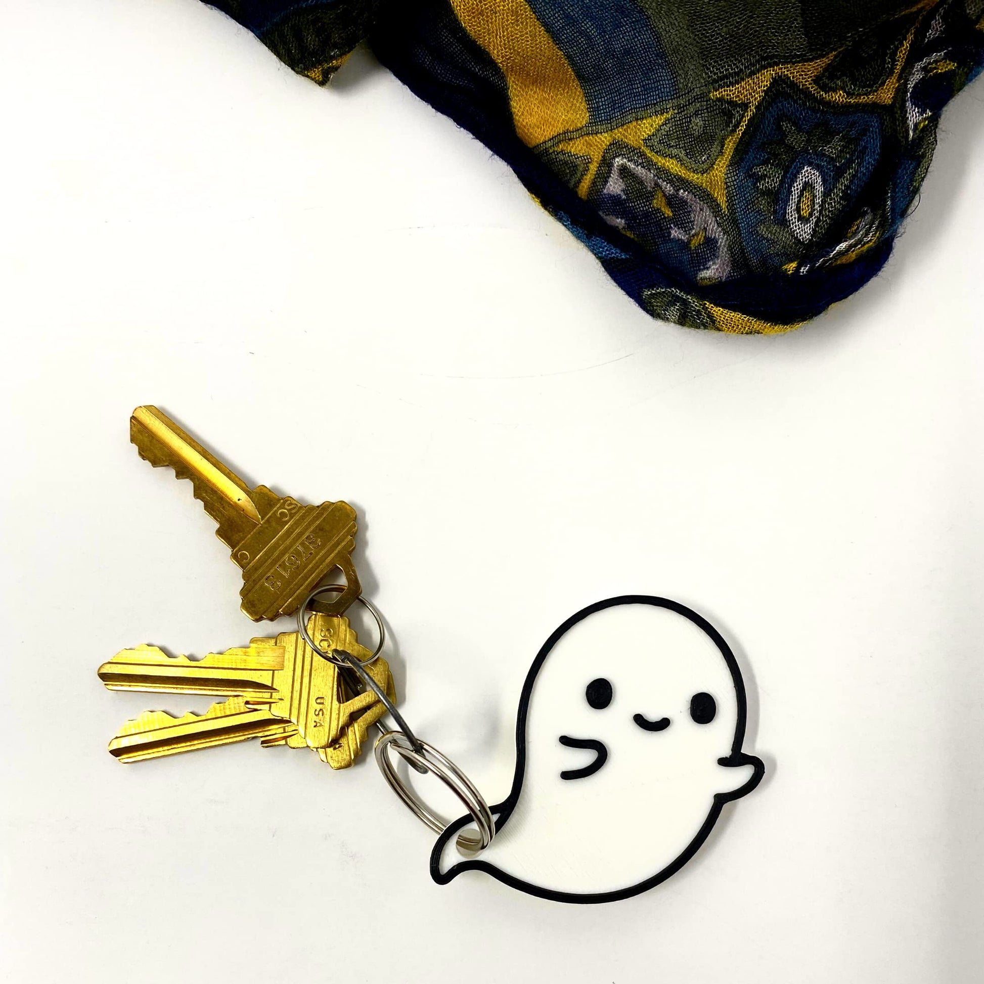 FRESHe Cute Kawaii Ghost Keychain - Perfect for Hanging your keys. Decorate your Backpacks, Lunchboxes, Luggage, & Tote Bags Ghost